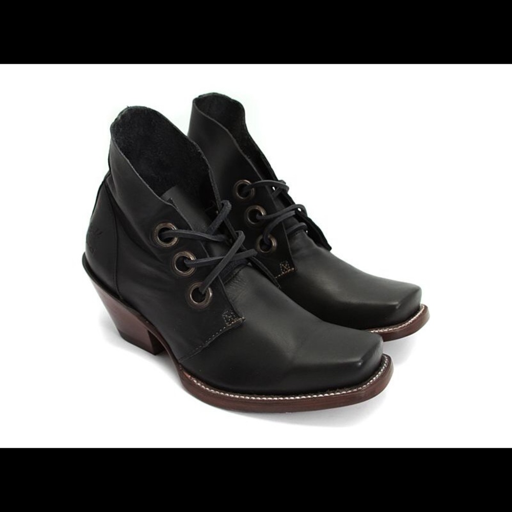 Women 8.5 Fleuvog shoes (I Believe High Simons)